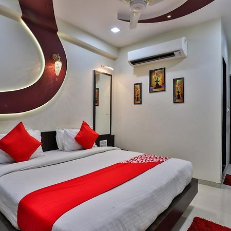 Collection O 7557 Hotel Shiv Kunj Exotica Naroda Buitenkant foto